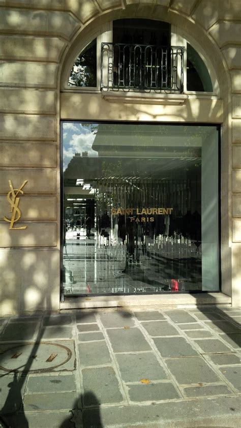 numero 6 saint sulpice yves saint laurent|6 place saint sulpice yves.